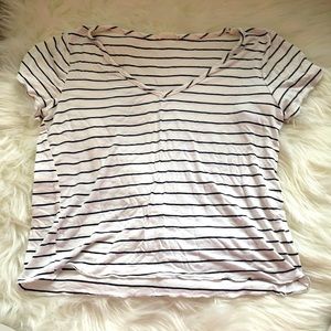 cropped black and white striped V-neck T-shirt